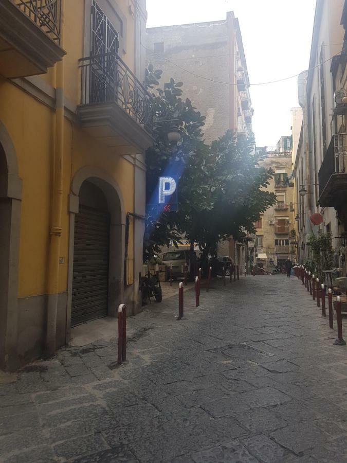 Gradoni Di Chiaia Twenty Three Naples Exterior photo